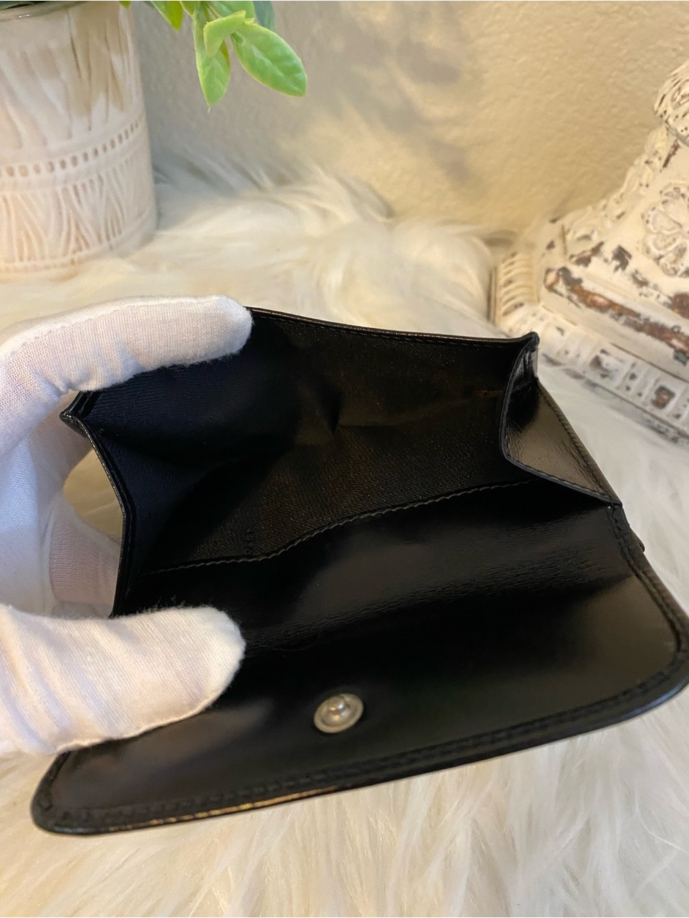 Fendi Black Leather Bi-Fold Wallet with Metal Logo Plate - Unisex - Picture 12 of 12